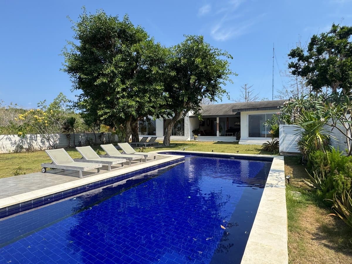 solopreneur.js is a house with a pool