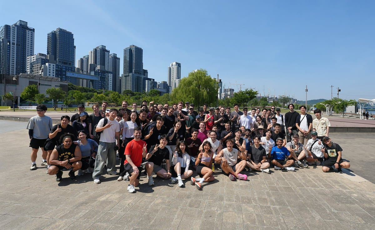 100 indie hackers showed up to my meetup in Korea